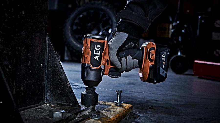 visseuse à chocs sans fil BSS 18MTF12BL-0 4935479663 AEG visseuse à chocs sans fil BSS 18MTF12BL-0 4935479663 AEG